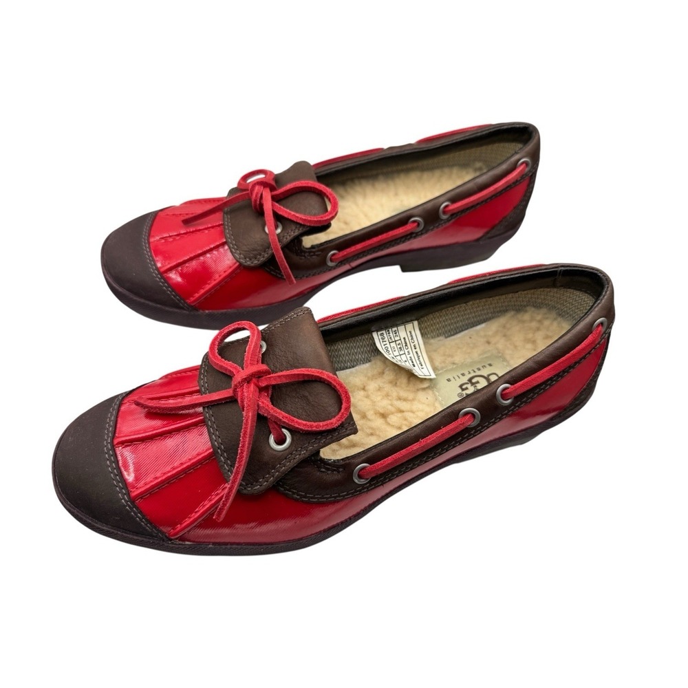 UGG Australia Loafers Women's 7.5 Red Brown Leather Moccasins Shearling‎ Lined